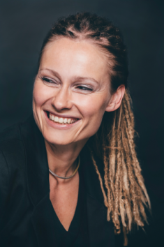 Adriana Marais